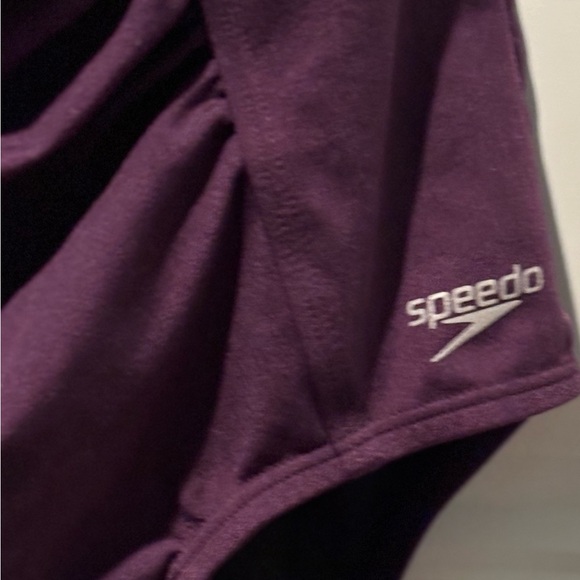 Speedo Endurance women’s size 8, one piece swimsuit - Picture 4 of 4